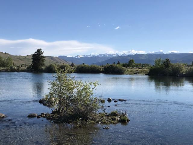 landscape view of CCC Ponds in Pinedale with a blue sky